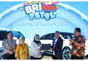 Transaksi Pakai BRImo, 15 Nasabah Ini Menangkan Mobil Listrik Keren!