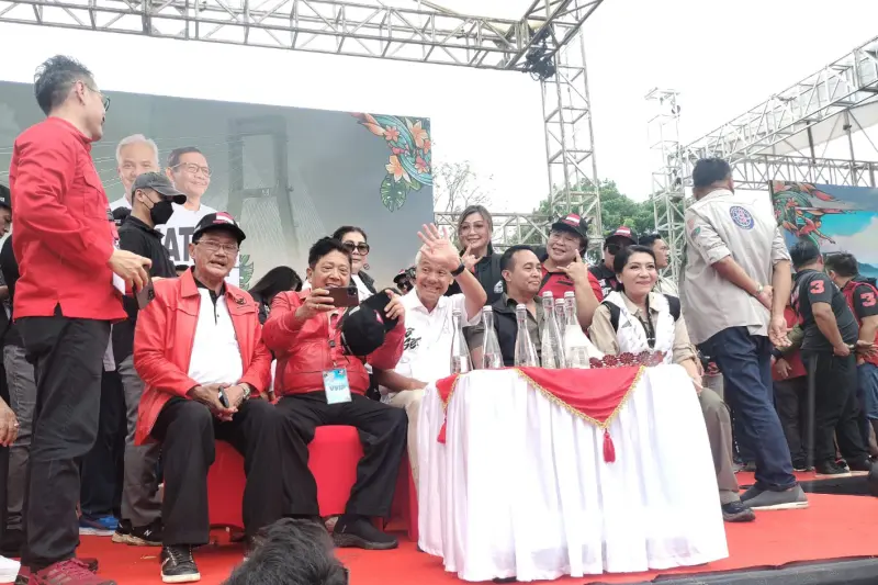 Hajatan Rakyat di Manado, Ganjar Pranowo Bicara Soal Sulawesi Utara Pintu Masuk Ekspor Impor