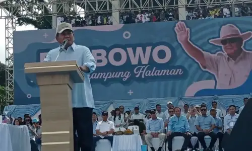 Prabowo Subianto Disambut Luar Biasa Saat Datangi Langowan Sulawesi Utara