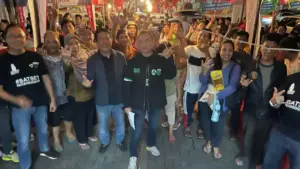 Begini Keseruan Progresif Sulut Jual Sembako Murah dan Nobar Debat Capres