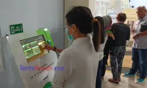 Anjungan Pendaftaran Mandiri Mudahkan Pasien, Inovasi RSUP Kandou Manado Tingkatkan Pelayanan