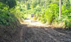 Bupati Franky Wongkar Jawab Keluhan Warga, Perbaikan Jalan ke Desa Liandok Dimulai