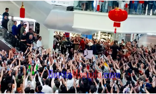 Joko Widodo Disambut Meriah, Megamall Manado Diserbu Warga