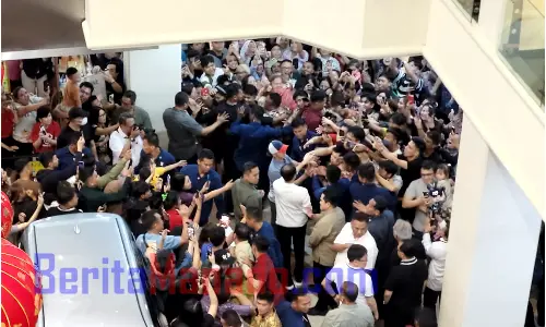 Joko Widodo Disambut Meriah, Megamall Manado Diserbu Warga