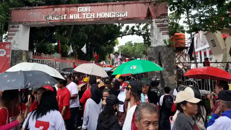 Pendukung Ganjar-Mahfud Banjiri Manado, Sebagian Warga Pilih Mendukung di Luar Lapangan