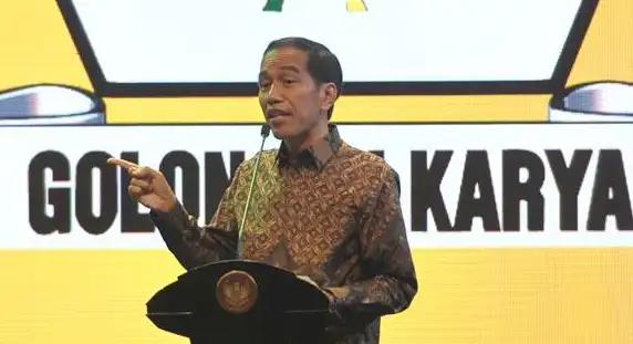 Jokowi Kabarnya Sudah Gabung dan Kendalikan Golkar Sejak 2015