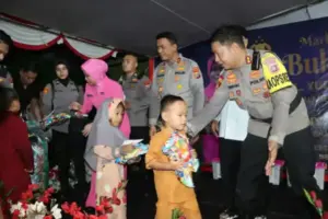 Resmikan Mako Polsek Likupang, Kapolda Irjen Pol Yudhiawan Ikut Berbuka Puasa dengan Anak Yatim