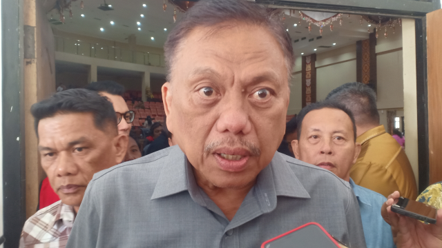 Tampak Keki Ditanyakan Hal Ini, Olly Dondokambey: Tanya Pak Prabowo