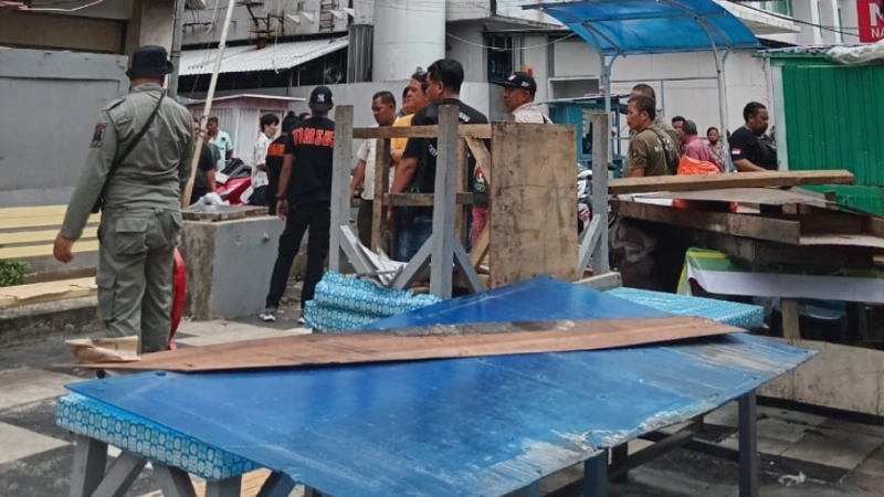 Penertiban di Kompleks Golden Swalayan, Camat Bonix Saweho Ungkap Hal Penting Ini 