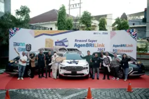 BRI Bagikan Mobil kepada Agen BRILink Berprestasi