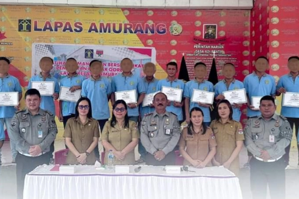 Dua Puluh WBP Lapas Amurang Dilatih Buat Minyak Kelapa