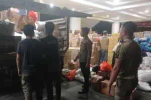 Pemkab Minsel Bawa Bantuan Kemanusiaan Erupsi Gunung Ruang ke Pemprov Sulut