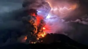 Heboh Banyak Kilat Saling Sambar Saat Gunung Ruang Meletus, Begini Penjelasan Ilmiah