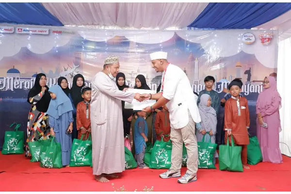 Disaksikan Kantor Pusat, Alfamidi Beri Santunan Kepada Anak-anak Panti Asuhan di Manado