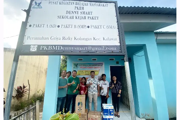 Peduli Pendidikan, DAW Berikan Bantuan kepada PKBM Denny Smart 8 Peduli Pendidikan, DAW Berikan Bantuan kepada PKBM Denny Smart