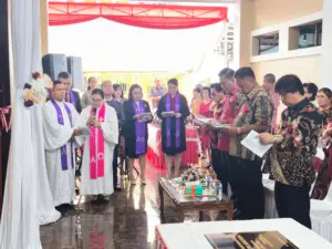 Hadiri HUT dan Resmikan Pastori, Ini Pesan Olly Dondokambey kepada Jemaat KGPM Bahtera Ranotana