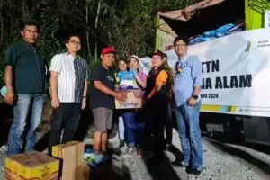 PT MSM/TTN Peduli Sesama, Serahkan Bantuan ke Warga Kelurahan Batuputih