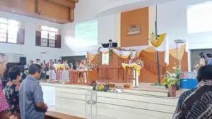 Pendeta Marthen Sendow Contohkan Persembahan Janda Miskin 