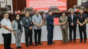 Gelar Rapat Paripurna, DPRD Manado Berikan Hasil Pembahasan Ranperda Pasar dan PDAM