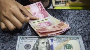 Nilai Tukar Rupiah Anjlok Hingga Rp 16.000 Per Dolar AS