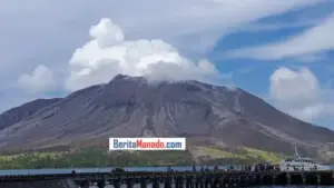 Erupsi Gunung Ruang Rusak Peralatan Seismik