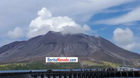 Erupsi Gunung Ruang Rusak Peralatan Seismik