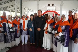 Lepas Calon Jamaah Haji Minsel, Bupati Franky Wongkar Ingatkan Jaga Kesehatan
