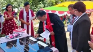 Ketua BPMS GMIM Pendeta Hein Arina Tahbiskan Gedung Gereja Jemaat Senggighilang Bailang