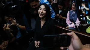 Wow! Biduan Nayunda Dapat Tas Balenciaga dan Plus-Plus Lain dari YSL