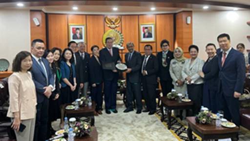 Maya Rumantir Terima Delegasi Legislatif Council Hongkong, Ajak Berkunjung ke Sulut 9 Maya Rumantir Terima Delegasi Legislatif Council Hongkong, Ajak Berkunjung ke Sulut