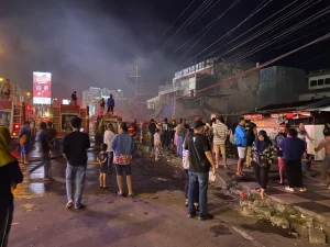 Lima Bangunan di Pusat Kota Manado Ludes Dilalap Api, Kerugian Ditaksir Ratusan Juta