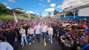 Didampingi Ribuan Pendukung, Wenny Lumentut-Michael Mait Resmi Daftar ke KPU Tomohon