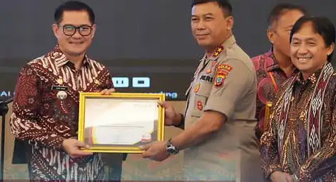 Joune Ganda Cetak Prestasi Lagi, Minut Kampung KB Berbasis Data Konvensional Terbaik