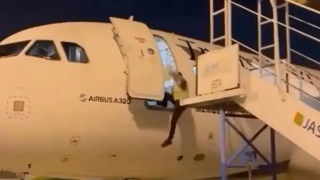 Kondisi Terkini Petugas Bandara yang Jatuh dari Pesawat TransNusa