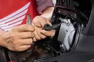 Langkah Mudah Rawat Busi Sepeda Motor