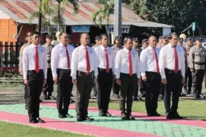Tim Resmob yang Tangkap Buron Pembunuhan Terima Reward dari Kapolres Minsel