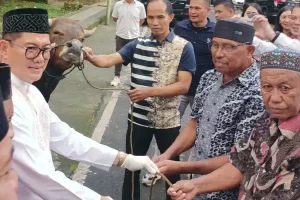 Serahkan Hewan Kurban, Joune Ganda: Selamat Idul Adha Buat Saudaraku Umat Muslim