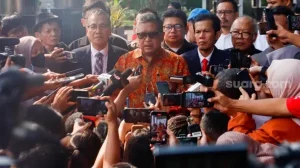 Penyitaan Ponsel Hasto Kristiyanto, Eks Wakapolri dan Mantan Penyidik KPK Beda Sikap