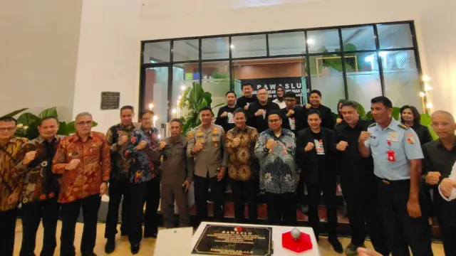 Rahmat Bagja Resmikan Kantor Baru Bawaslu Sulut di Jalan Sam Ratulangi Manado 