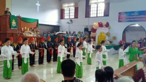 Dipimpin Penatua Eva Tulong, Ibadah Syukur HUT GMIM Alfa-Omega Rumengkor Gunakan Bahasa Tombulu