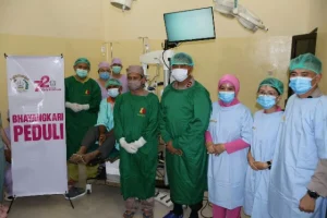 Bakti Kesehatan Polda Sulut Lewat Operasi Celah Bibir dan Katarak di RS Bhayangkara Manado