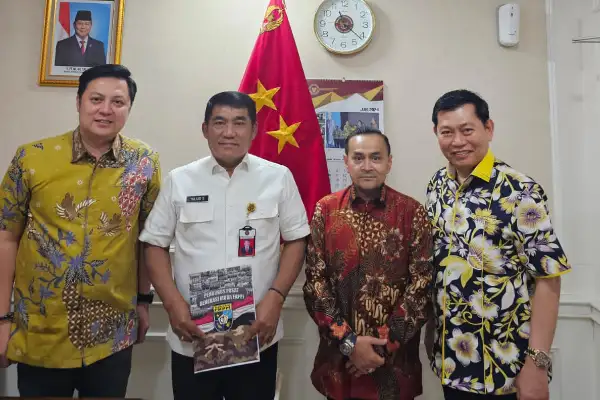 BREAKING NEWS! Yulius Selvanus Komaling Jabat Ketua Wanhat GM FKPPI Sulut