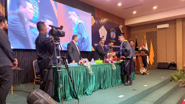 Lulus Sekolah Penginjil Bethel Jakarta, Pdm. Victor Rarung, MTh: Semua Karena Berkat Tuhan