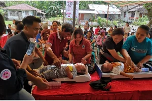 Alfamart dan Sweety Dry X-Pert Jalankan Posyandu Untuk 25.000 Anak dan Balita