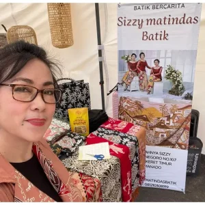 Makin Dikenal Dunia, Sizzy Matindas Batik Hadir di IFF Helsinki 2024
