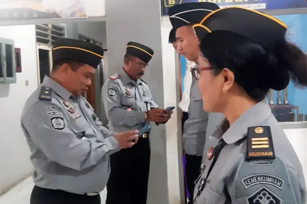 Kalapas Amurang Razia Ponsel Pegawai, Ternyata Hal Ini Penyebabnya