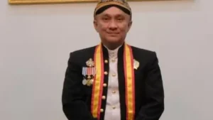 BERITA FOTO: Victor Rarung Sandang Gelar Bangsawan dari Raja Pakubuwono XIII Keraton Hadiningrat Solo