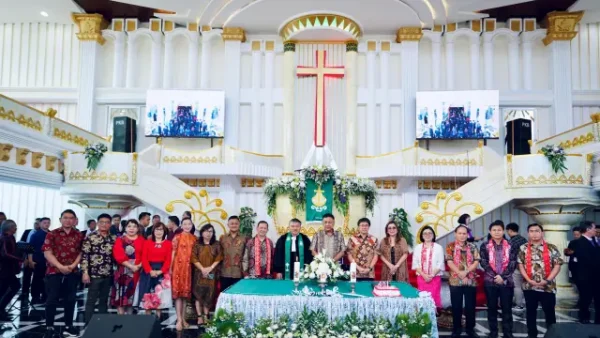 Olly Dondokambey di Peresmian GMIM Sakobar: "Torang Surplus…"