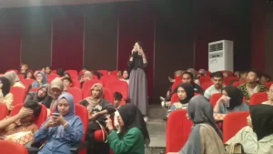 Buntut Kasus di Pusat, KPU Sulut Dikuliti Mahasiswa IAIN, Begini Jawaban Cerdas Carles Worotitjan