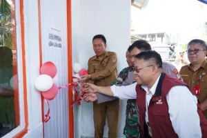 Bupati Franky Wongkar Resmikan 20 Unit RST di Desa Arakan, Minsel